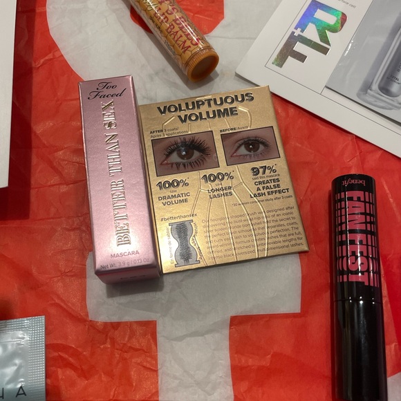 Assorted Beauty Samples Collection - Picture 2 of 6